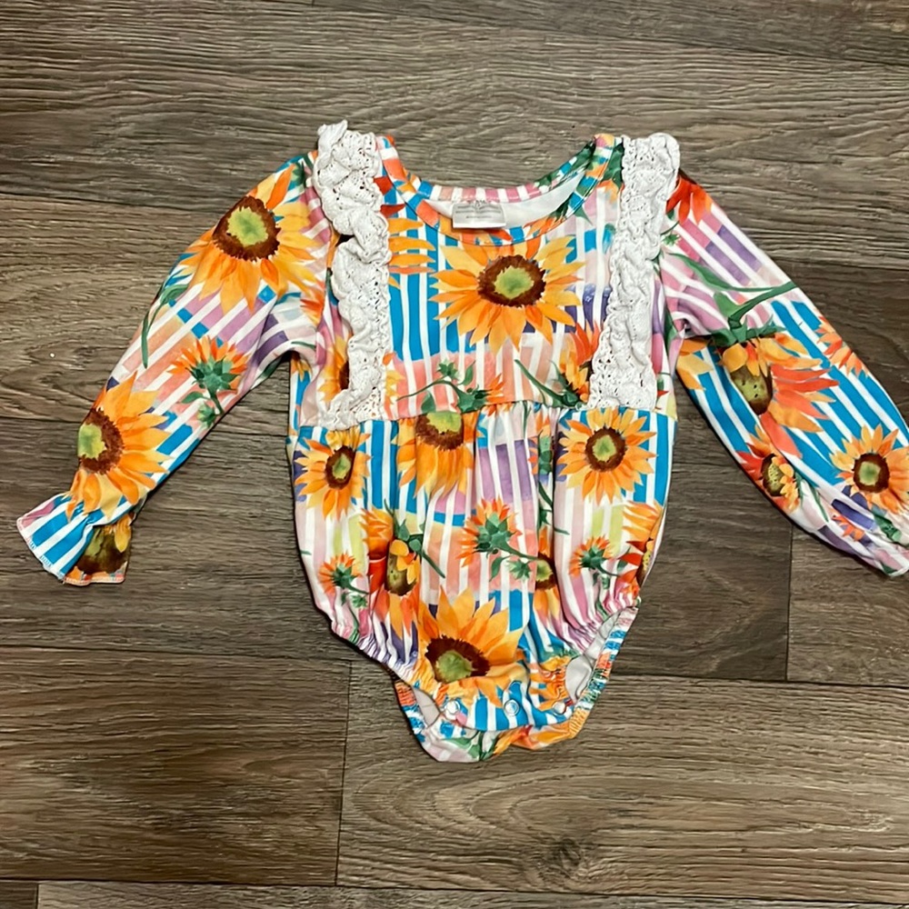 Adorable sunflower outfit